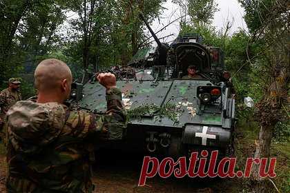 В США заявили о больших потерях среди самых опытных украинских военных. Офицер разведки морской пехоты США в отставке Скотт Риттер рассказал, что сейчас Вооруженные силы Украины (ВСУ) теряют своих самых опытных военнослужащих. В результате Киеву приходится посылать менее опытных бойцов, которые быстрее гибнут в боях, что вызывает большие потери.