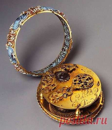 (1) Timeline Photos - Musetouch Visual Arts Magazine
