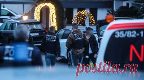 В немецком Штутгарте вокзал эвакуировали из-за подозрительных людей. Вокзал Штутгарта в Германии эвакуирован из-за подозрительных людей. Читать далее