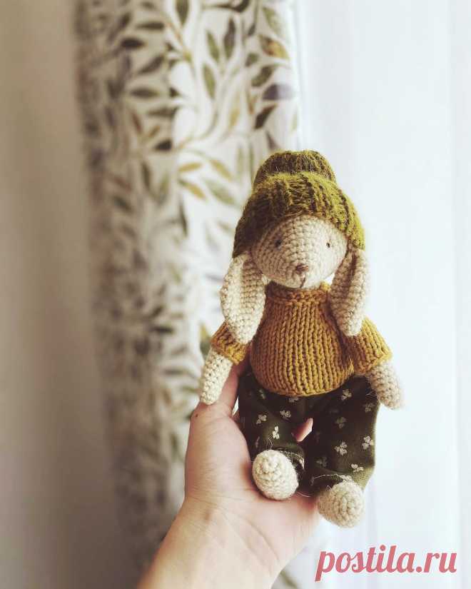 PDF Пасхальный кроль крючком. FREE crochet pattern; Аmigurumi animal patterns. Амигуруми схемы и описания на русском. Вязаные игрушки и поделки своими руками #amimore - заяц, зайчик, пасхальный кролик, зайчонок, зайка, крольчонок к Пасхе.