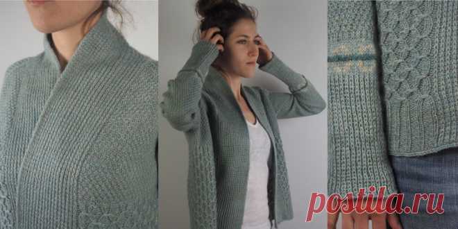 Модный женский кардиган Imany Новая модная модель кардигана от Регина Мессмер собрала в себе вязание без швов, реглан сверху вниз, роскошный шалевый воротник, нежный вафельный узор снопиками и узкую полосу жаккарда на рукавах с удлиненными манжетами. Шик и стиль! Модный женский кардиган спицами вязанием реглана сверху.