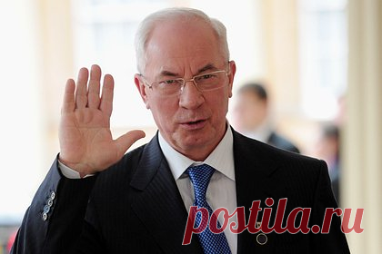 Бывший глава правительства Украины предрек стране кризис по двум направлениям. Предстоящей осенью Украина может столкнуться с энергетическим и топливным кризисом. Такой вариант развития событий в стране не исключил бывший глава украинского правительства Николай Азаров. Он охарактеризовал положение дел в указанных отраслях как плачевное и отметил, что страна закупает топливо по завышенным ценам.