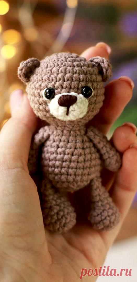 PDF Мини Мишка крючком. FREE crochet pattern; Аmigurumi animal patterns. Амигуруми схемы и описания на русском. Вязаные игрушки и поделки своими руками #amimore - медведь, маленький медвежонок, мишка.