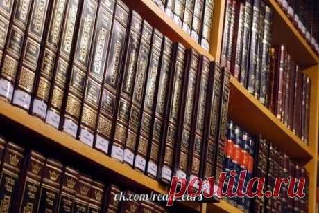50 художественных книг, которые должен прочитать каждый

1. Франсуа Рабле. «Гаргантюа и Пантагрюэль» (1532–1553).
2. Мигель де Сервантес Сааведра. «Хитроумный идальго Дон Кихот Ламанчский»(1605–1615).
3. Даниель Дефо. «Жизнь и удивительные приключения Робинзона Крузо» (1719).
4. Джонатан Свифт. «Путешествия Лемюэла Гулливера, сначала хирурга, а потом капитана нескольких кораблей» (1726).
5. Аббат Прево. «История кавалера де Грие и Манон Леско» (1731).
6. Иоганн Вольфганг Г...