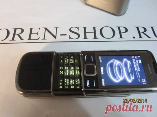 Презентабельный, Nokia 8800 Carbon Arte, пепельный стальной корпус с карбоновыми вставками порадует ценителей изящных и стильных штучек. Это сборная модель, т.е. внутри корпуса телефона Nokia 8800 Carbon Arte установлена материнская плата от Nokia 6600 Slide. Отличий от оригинальной Нокии 8800 по интерфейсу (меню), установленным приложениям, меню СМС, записной книжке, календарю, настройкам и т.д. практически нет. При постукивании по нему, на экране появляются часы. Памяти в телефоне 2 Гб. Жми.