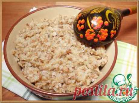 Гречневая каша со сливочным сыром и жареным луком - кулинарный рецепт