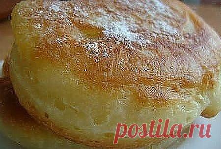 Пышные оладушки
Рецепт-бомба!
Оладушки получаются действительно очень пышные и воздушные)
Рецепт:
1. 0,5 л кефира (можно любой-1% или жирный) нагреть, чтобы горячий был - это главное.
3. Добавим щепотку соли+ 2-3 ст.л. сахара(без верха)+1 яйцо и хорошо перемешать
4. добавить до 3 стаканов муки и венчиком хорошо вымесить до консистенции густой сметаны.
5. И 1 ч.л. соды без верха (по чуть-чуть всыпать) и хорошо перемешать венчиком.
6. Печь на разогретой сковородке.