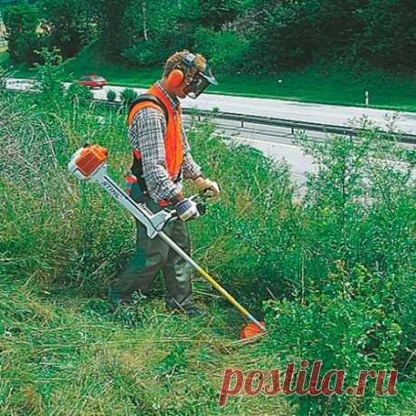 Кусторезы Stihl, оснащенные бензиновыми двигателями разных модификаций, обладают высокой мощностью, технологичностью, экономичностью. Это универсальное оборудование, которое идеально справляется с поставленными задачами, как на частных приусадебных участках, так и в лесных хозяйствах. Они способны выполнять широкий диапазон работ и относятся к классу профессиональных инструментов. Мощный мотор и большой объем топливного бака рассчитан на длительную эксплуатацию.