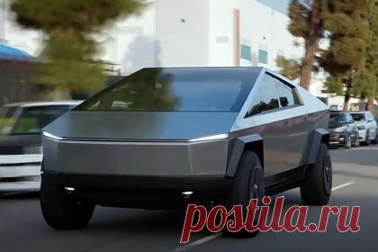 Илон Маск предложил снять зеркала заднего вида с автомобилей. Cybertruck от Tesla выйдет со съемными зеркалами заднего вида. Маск заявил, что пикап будет иметь данное оборудование в комплекте, но его можно будет снять. Таким образом, Маск предложил пользователям машины отказаться от зеркал. По американским законам все механические транспортные средства должны иметь зеркала.