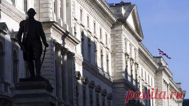 Британия пригрозила ответом после высылки дипломата из России