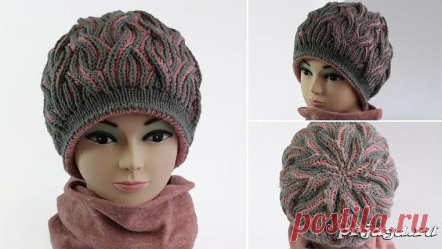 Шапка спицами в технике «Бриошь»
Описание и вдео: http://prjaga.ru/vyazanie-dlya-zhenshchin/shapka-beret/shapka-spicami-v-tekhnike-briosh