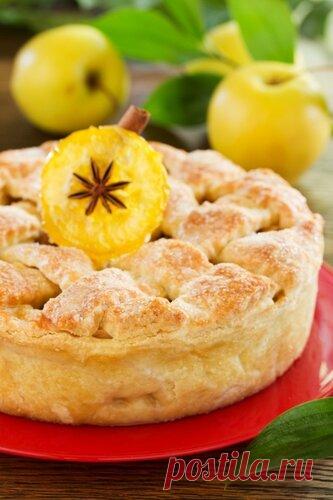 Еще один яблочный пирог.                Пока мои мужчины молчат, и не требуют внимания, быстренько пишу рецепт еще одного вкусного яблочного пирога для Викиного яблочного флешмоба. В этот раз тесто песочное рубленное. Такого теста можно приготовить побольше и хранить в холодильнике…