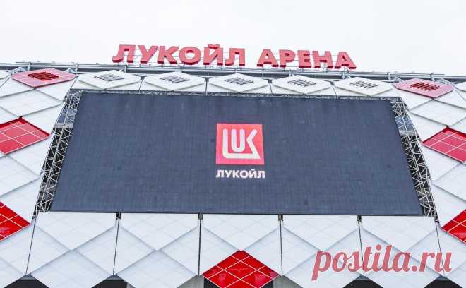 Сборная России не будет играть на стадионе «Спартака» до лета 2026 года. Генсек РФС заявил, что условие для использования стадиона на матчах сборной — наличие лож, потому что у союза есть обязательства по их предоставлению партнерам. Но «Спартак» уже продлил контракты с арендаторами лож