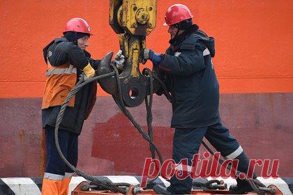 Морские перевозки в Россию резко подешевели. Цены на контейнерные перевозки в Россию значительно снизились в 2023 году, рассказали журналистам участники рынка. В частности, стоимость доставки груза из Китая в порты страны сейчас составляет в 1,5-1,8 раза меньше, чем в среднем в 2022 году. Падение ставок фрахта наблюдается и в целом в мире.