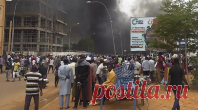 Старейшины народов севера Нигерии просят ЭКОВАС отказаться от идеи вторжения в Нигер. Лидеры народов севера Нигерии попросили Экономическое сообщество стран Западной Африки (ЭКОВАС) отказаться от идеи военного вторжения в Нигер. Читать далее