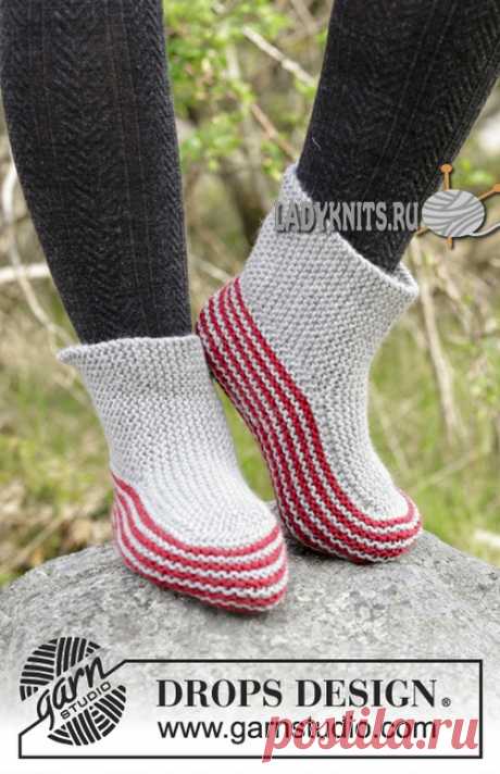 Вязаные на двух спицах полосатые тапки слиперы