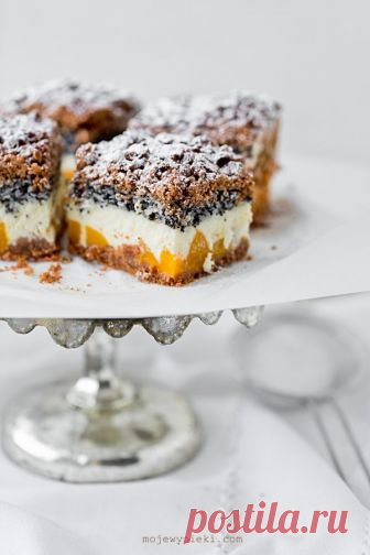 Cheesecake с макови семена, кокосов орех и праскови Моите печени стоки