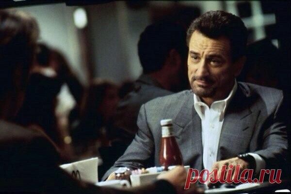 Учитесь отличать важное и второстепенное.

Высшее образование — не показатель ума. Красивые слова — не показатель любви. Красивая внешность — не показатель красивого человека. Учитесь ценить душу, верить поступкам, смотреть на дела.