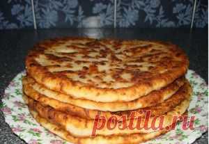 Быстрые сырные лепешки с ветчиной