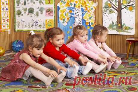 КОНКУРСЫ ДЛЯ ДЕТСКОГО ДНЯ РОЖДЕНИЯ 🎉 Забирайте себе 📌 🔹 Угадай зверя Завязываем ребенку глаза. Даем в руки мягкую игрушку. Нужно угадать, кто это. Советую приобщить к этой забаве взрослых. Пусть покажут, что это не очень серьезное задание — можно пошутить, долго делать предположения и в конце-концов обозвать зайца драконом. Дети быстро перенимают манеру шуточного угадывания, очень смеются. Призы всем обязательно! 🔹 Холодно-жарко Самая обычная игра с поиском спрятанной игрушки. Дети выходят из…