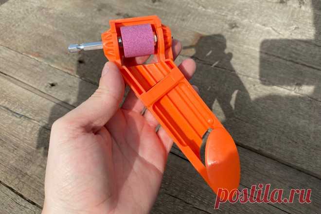 Как правильно заточить сверло по металлу в домашних условиях. Без точила и опыта  Сверло по металлу -- это распространенный режущий инструмент, который применяется для сверления отверстий в различных материалах, таких как сталь, чугун, цветные металлы и т.д. 
Со временем на поверхности сверла образуется задиры, сколы и другие виды повреждений, которые приводят к снижению качества сверления. Поэтому следует периодически производить заточку сверла по металлу.
Как заточить сверло 
Для заточки све…