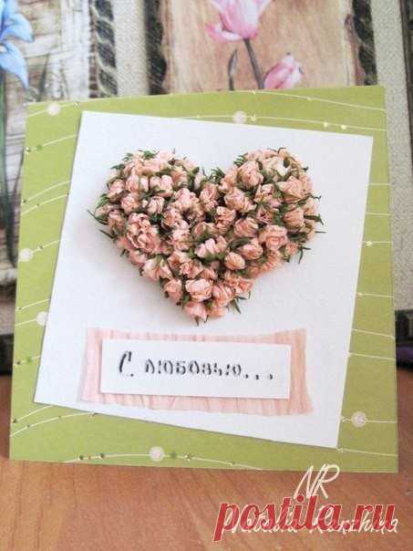 ​Открытка с сердцем из роз
