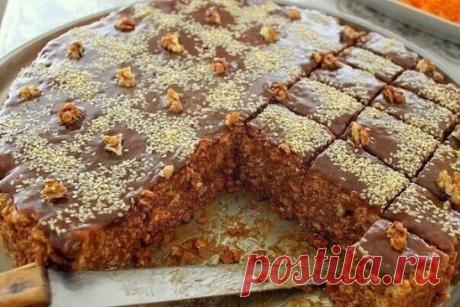 МУРАВЕЙНИК
ИНГРЕДИЕНТЫ:
Маслo сливочнoe — 125 г
Яйцо — 1 шт
Сахар — 4 ст. л.
Молокo — 4 ст. л.
Мука — 3 стак.
Орехи грецкие (по желанию) — 100 г
Молоко сгущeнное (вареное) — 1 бан.
ПРИГОТОВЛЕНИЕ:
Сахар с яйцом растереть,Добавить растопленное масло, молоко. Добавить муку и замесить тесто, разделить на 2-3 части и заморозить. Достаем тесто из морозилки, трем на крупной терке, выкладываем на бумагу для выпечки. И выпекаем в несколько заходов (чтобы тестяные крошки лежали не т...