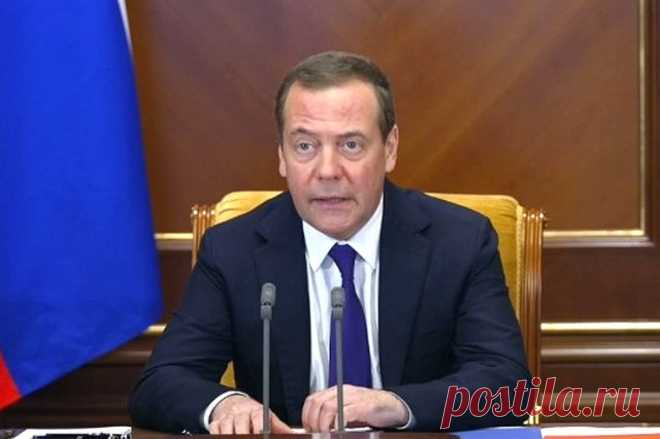 Медведев: Киев хочет бросить вызов РФ и всему цивилизованному миру. Дмитрий Медведев напомнил, что 27 января 2024 года исполняется 80 лет со дня полного снятия блокады Ленинграда.