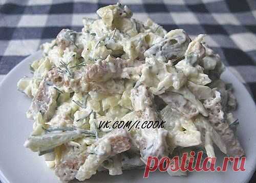 Сырный салат с сухариками