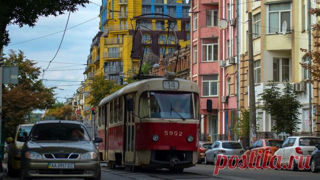В Одессе попытались мобилизовать машиниста движущегося трамвая. В Одессе сотрудники территориального центра комплектования (украинского военкомата) попытались мобилизовать машиниста движущегося трамвая. Об этом пишет украинское издание "Страна.ua". В разговор военкома и водителя вмешались ...