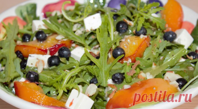 Салат из рукколы с черникой и персиком, пошаговый рецепт с фото