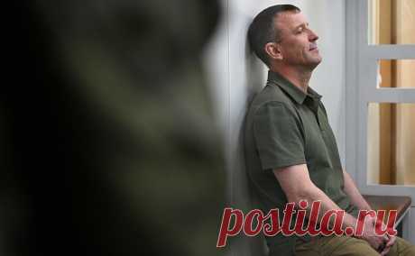 Генерал Попов заявил, что у него «за душой» ничего нет. Содержание под стражей по обвинению в хищении — неприятная и незаслуженная мера пресечения, результатом деятельности на посту командующего 58-й армии было не воровство, а отражение наступления ВСУ на запорожском направлении, заявил генерал-майор Иван Попов в ходе судебного заседания.