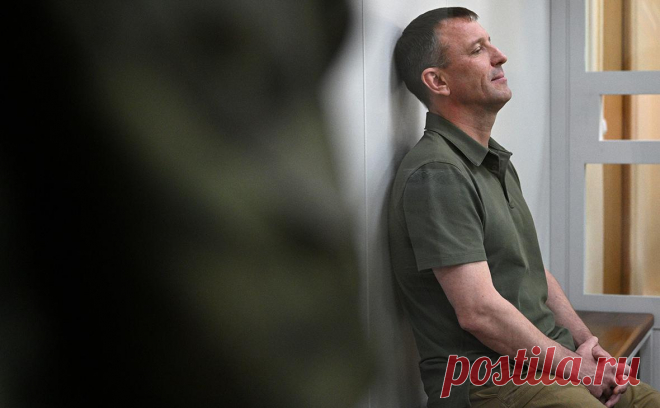 Генерал Попов заявил, что у него «за душой» ничего нет. Содержание под стражей по обвинению в хищении — неприятная и незаслуженная мера пресечения, результатом деятельности на посту командующего 58-й армии было не воровство, а отражение наступления ВСУ на запорожском направлении, заявил генерал-майор Иван Попов в ходе судебного заседания.