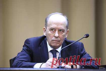 Глава ФСБ назвал меру по защите россиян от вербовки через интернет. Директор ФСБ, председатель Национального антитеррористического комитета Александр Бортников заявил о необходимости усиления защиты информационного пространства России с целью предотвращения вербовки ее граждан со стороны украинских и западных спецслужб. Правоохранительные органы ежедневно пресекают факты вербовки.