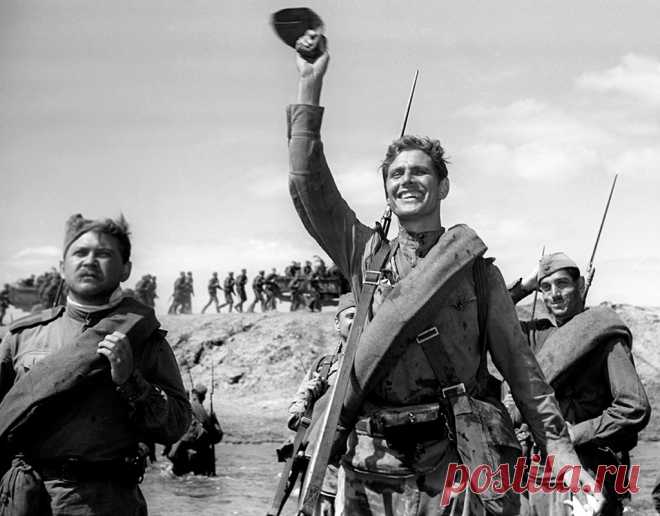 8 кинозвезд, воевавших на фронте и на экране