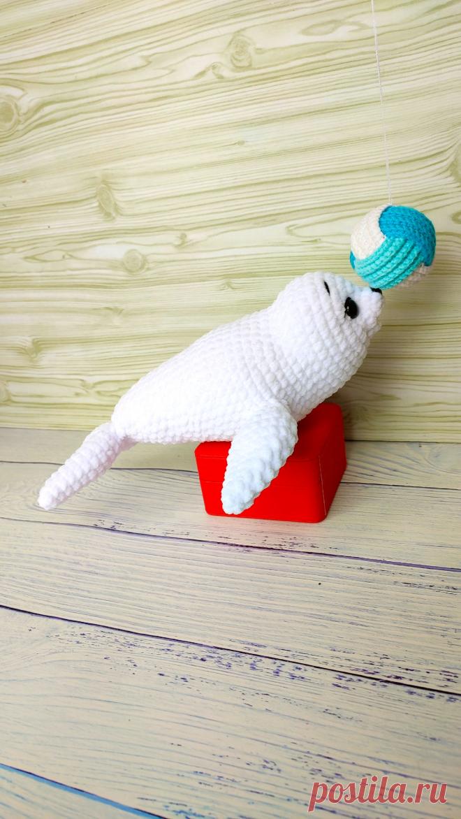 PDF Нерпочка крючком. FREE crochet pattern; Аmigurumi toy patterns. Амигуруми схемы и описания на русском. Вязаные игрушки и поделки своими руками #amimore - плюшевый тюлень, морской котик из плюшевой пряжи, вязаная нерпа.