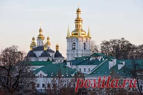 Стало известно о планах Украины изъять мощи святых из Киево-Печерской лавры. На Украине могут изъять мощи святых из Киево-Печерской лавры. Об этом сообщил представитель Русской православной церкви (РПЦ), глава Отдела по взаимоотношениям Церкви и общества Владимир Легойда. По его словам, изъятию для «взятия на учет» могут быть подвергнуты мощи преподобных Печерских из Ближних пещер.