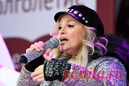 Российская певица заявила о способности Пугачевой «рушить карьеры неугодных». Бывшая солистка группы «Мираж» Наталия Гулькина рассказала о «серых кардиналах» в российском шоу-бизнесе, которые решают, кого из артистов можно приглашать на телевидение и чьи песни должны звучать по радио. По ее словам, таковыми были эстрадный певец Иосиф Кобзон и артистка Алла Пугачева.