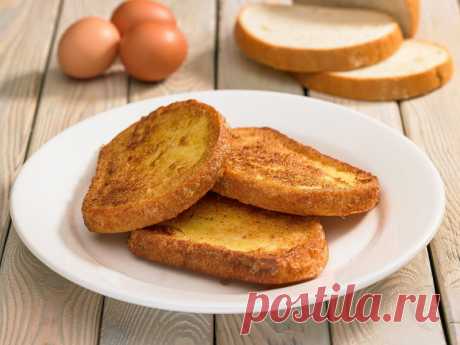 Гренки из батона
Ароматные хрустящие гренки из кусочков черствого батона в смеси из яиц, молока и специй.