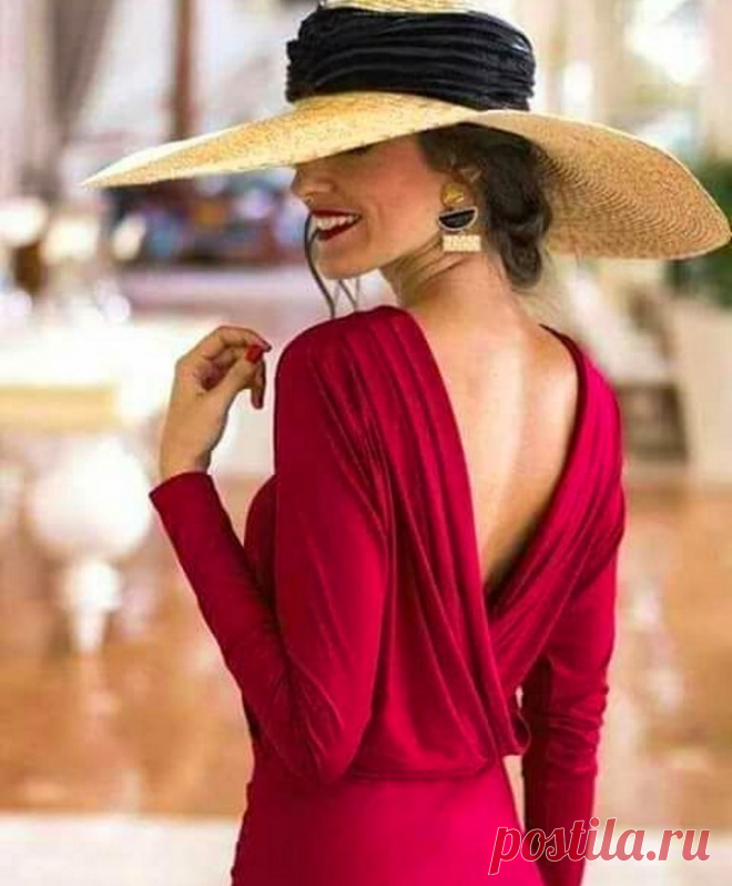 У сильной женщины нет права на ошибку,
На лень и мелочность, на зависть и на злость.
Она должна всегда ходить с улыбкой,
Пусть даже что-то ей не удалось.
Ухоженной должна быть и красивой,
Хотя ей ночью долго не спалось…
И выглядеть шикарной и счастливой,
Когда в душе торчит огромный гвоздь.

У сильной женщины «табу» - тоска и слезы,
И в «черном списке» страх ее потерь.
Вытаскивая острые занозы,
Ей нужно делать вид, что все «о кей».
Не ждать ответов на свои вопросы,
Не жить...