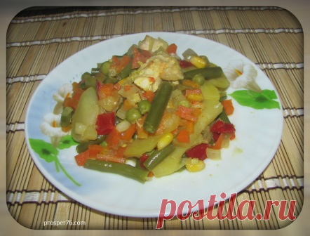 Куриная грудка с замороженными овощами в духовке.
Приветствую Вас на моей страничке.
Сегодня хочу поделиться своим рецептом приготовления куриной грудки с замороженными овощами в духовке. Такое сочетание продуктов приготовленных в духовке на выходе дает не только вкусное блюдо, но также полезное и диетическое. Оно понравиться всем кто следит за своим здоровьем, а также фигурой.  А сейчас давайте рассмотрим рецепт этого замечательного блюда.