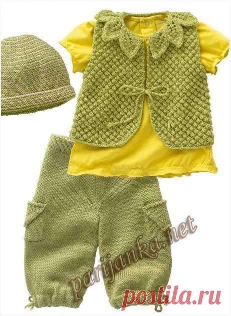 Жилетка, штаны и шапочка 


Размеры: 1 мес. – 3 мес. – 6 мес. – 12 мес.

Материалы: нитки IDEAL (40% шерсть, 30% акрил, 30% полиамид, 50 г / 125 м), цвет Olivine 4 – 4 – 5 – 6 мотков, цвет Vannerie 1 моток.

Спицы № 3 и 3,5, резинка для штанов.

Виды вязок:

Лицевая гладь, спицы № 3 и 3,5.

Узор «Astrakan», спицы № 3,4. На кол-во п. делимое на 4 2.

1-ый ряд (лиц.ст. работы) и 3-ий ряд: изн.

2-ой ряд: 1 п. изн., * 3 п. изн. вместе, вязать 3 п. в 1 п. (=вязать 1 п. лиц., н...