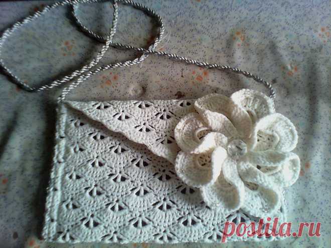 Клатч связаный крючком