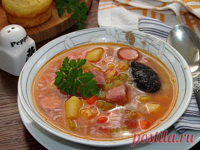 Постигая искусство кулинарии... : Гороховый суп с копченостями, яблоком и черносливом