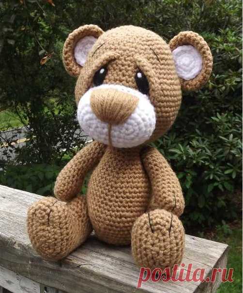 Плюшевый медвежонок
Автор - Lisa Jestes Designs.

#амигуруми 
#схема 
#handmade 
#копилка_идей