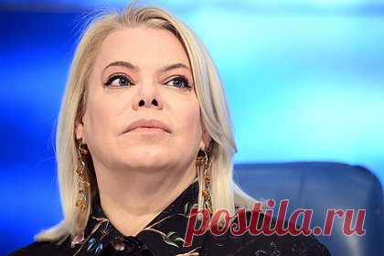 Поплавская заявила о необходимости психиатрической помощи для Волочковой. Актриса и звезда фильма «Про Красную Шапочку» Яна Поплавская заявила, что российской балерине Анастасии Волочковой нужен нарколог, а также психиатрическая помощь. По мнению артистки, танцовщица страдает от алкогольной зависимости и ее друзья и близкие могут помочь ей справиться с этим, прибегнув к лечению.