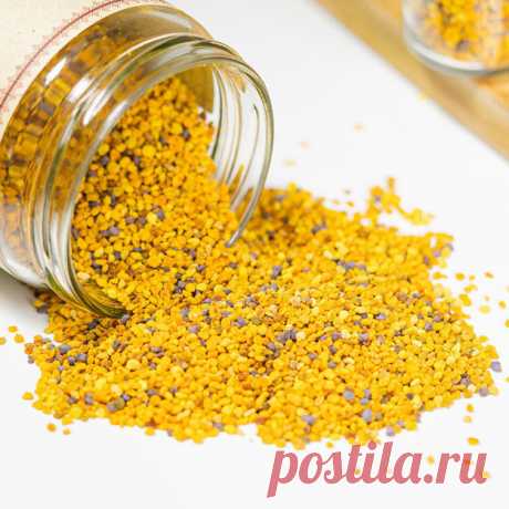 Польза продуктов пчеловодства. Пчелиная пыльца 

Всем известна работа по опылению, которую выполняют #пчелы, когда они перелетают с цветка на цветок, собирая наиболее ценные вещества растения и перерабатывая их.
- #Пчелиная_пыльца является чудом пчелиной семьи и содержит бесчисленное количество веществ, которые могут способствовать нашему здоровью и благополучию.
- Огромный спектр положительных эффектов делает их ценным ресурсом для пищевых добавок и для наружного применения.