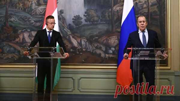 Лавров начал переговоры с главой МИД Венгрии Сийярто на полях ОБСЕ в Скопье