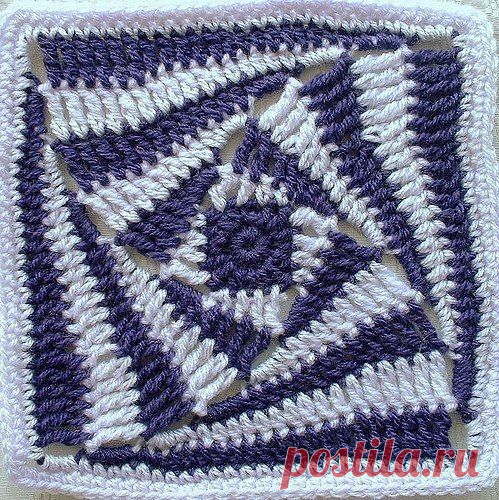 Интересный квадратный мотив крючком