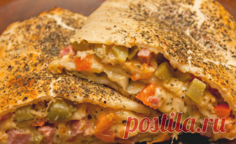 Любителям выпечки из слоеного теста: рецепт вкуснейшей горячей закуски!